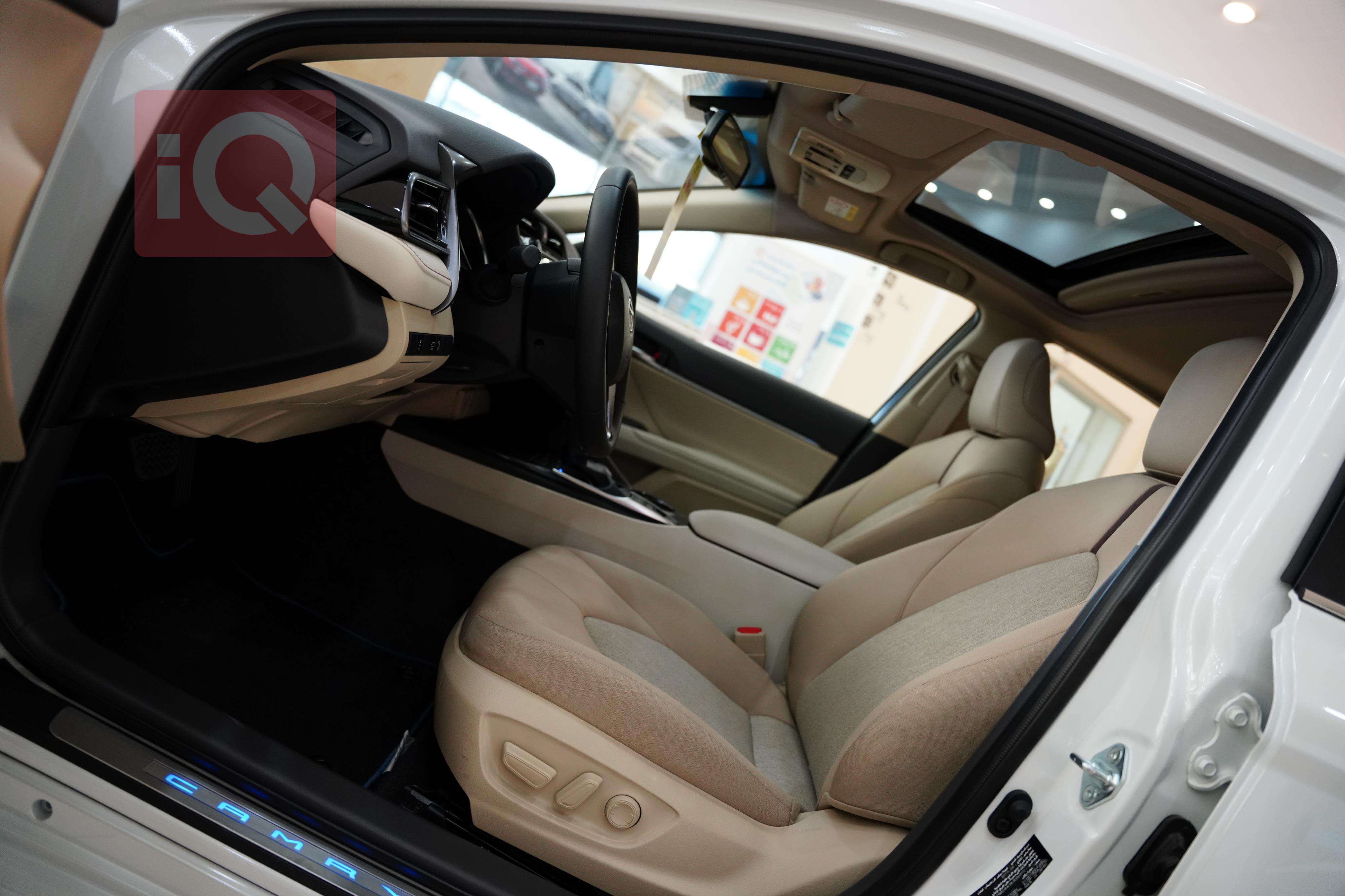 تۆیۆتا کامری